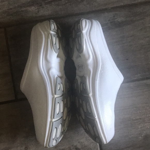 Remedy clogs. - Picture 2 of 5